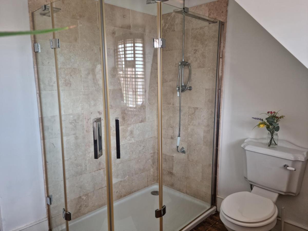 Beautiful Space On Top Of Edwardian House Hotell Hastings Exteriör bild